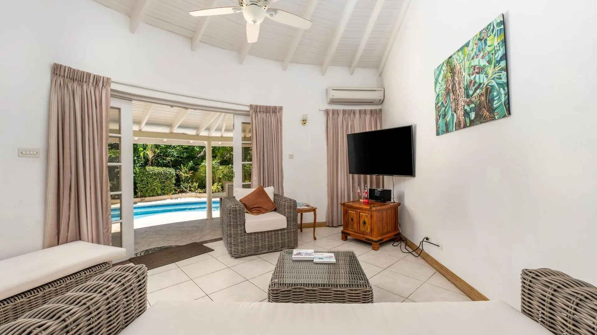 Vida Mejor - Poolside Villa Saint James Barbados