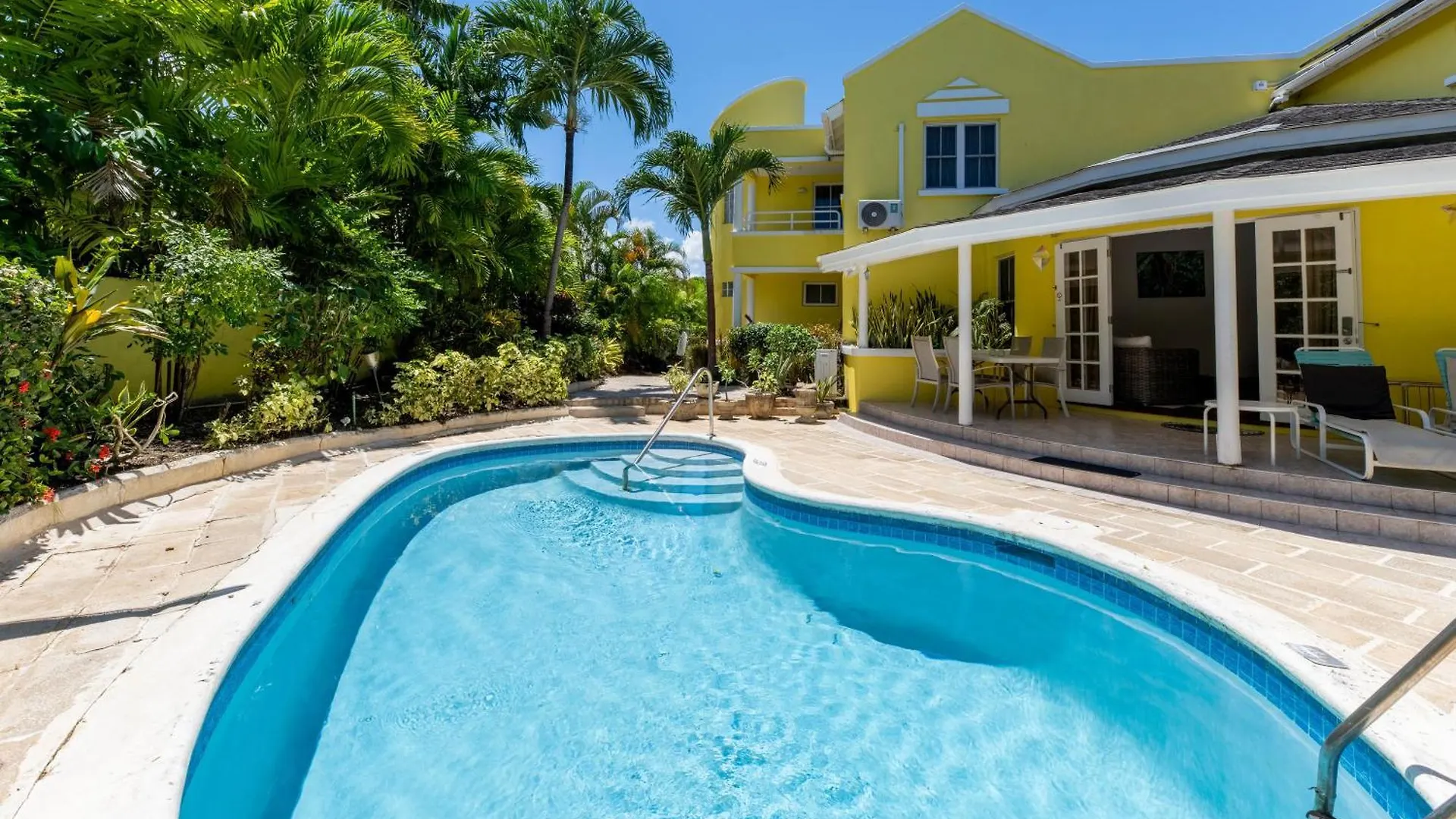 Vida Mejor - Poolside Villa Saint James Barbados