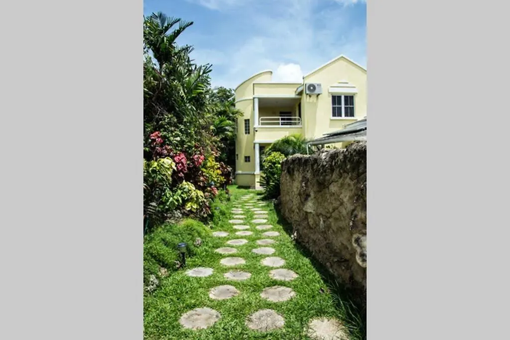 Vida Mejor - Poolside Villa Saint James Barbados